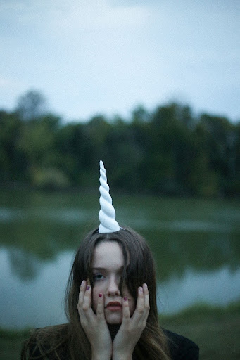 Rising Star Belle Blue: How Brooklyn’s Teen Rocker Is Redefining Modern Alternative Music